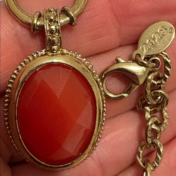 2028 Gold tone chain link necklace 16" - 19" medallion - Picture 13 of 13